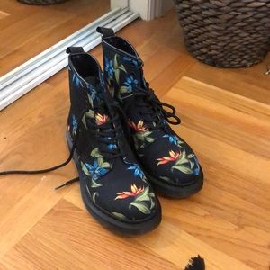 Floral Dr Martens!!! Unique design with insole!!